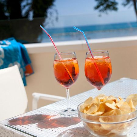 Marina Beach Suite Hotel Rimini Kültér fotó