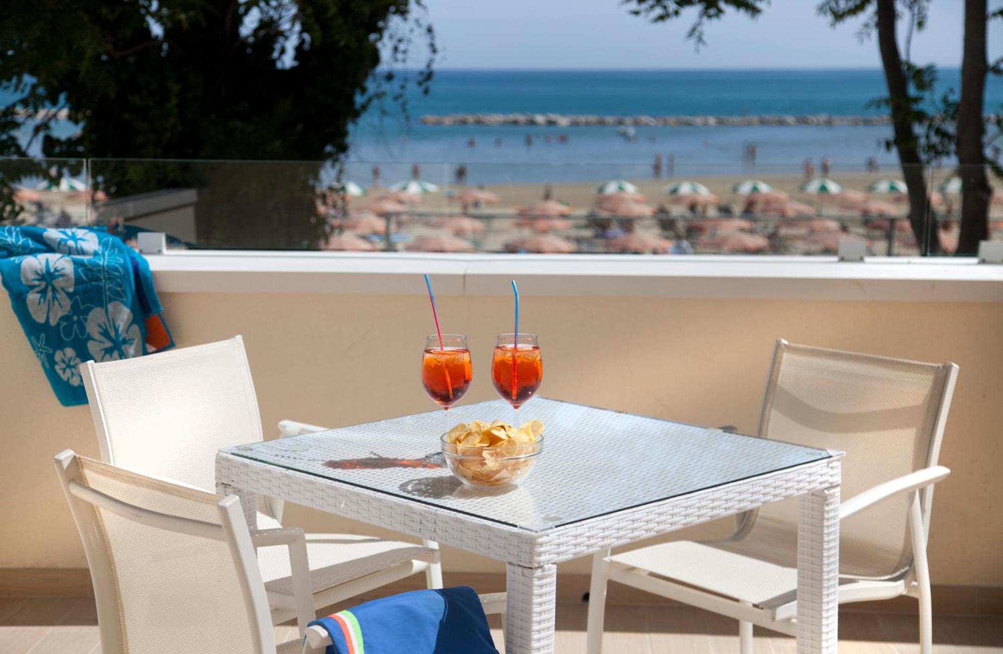 Marina Beach Suite Hotel Rimini Kültér fotó