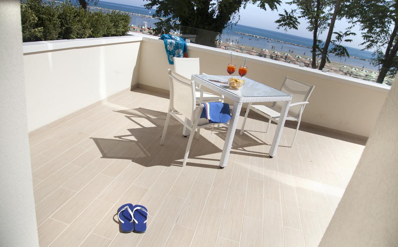 Marina Beach Suite Hotel Rimini Kültér fotó